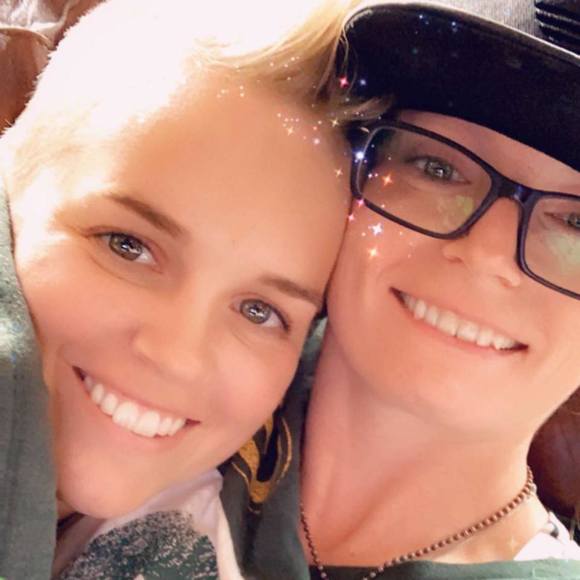 Profile Picture of Amber Ugland (@amugland) on Poshmark