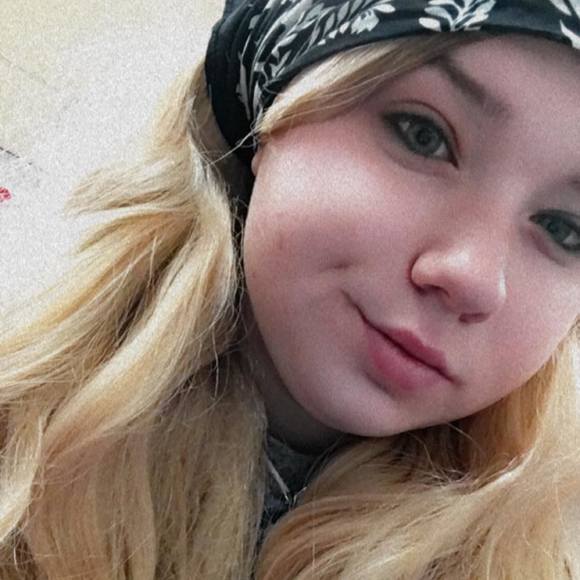 Profile Picture of Sara Sirkin (@sara_sirkin) on Poshmark