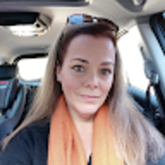Profile Picture of Stephanie Stetson (@stephaniejs74) on Poshmark