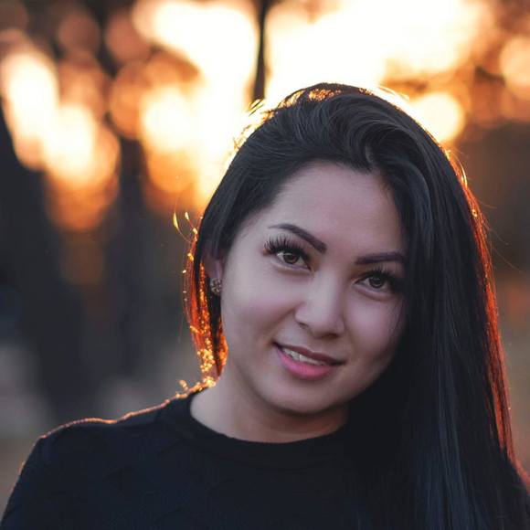 Profile Picture of Danet Love (@danetlove) on Poshmark