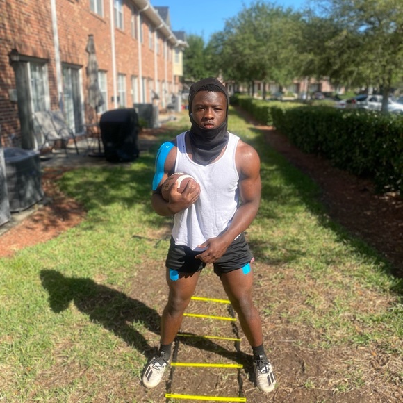 Profile Picture of Darrell Sawyer (@darrellsawye915) on Poshmark