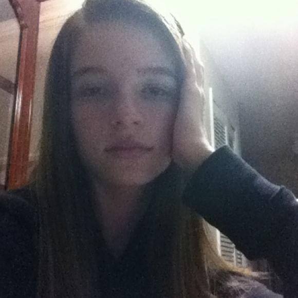 Profile Picture of Maria Paneque (@mpaneque) on Poshmark