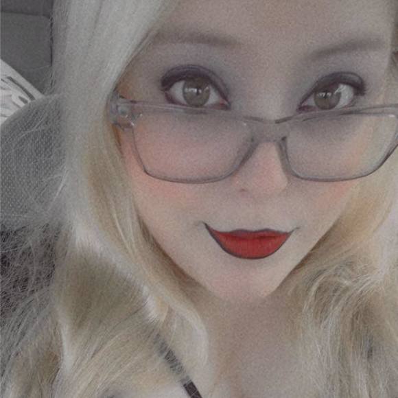 Profile Picture of Ariel Wente-nolan (@arielshark37) on Poshmark
