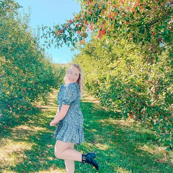 Profile Picture of Morgan Dehnert (@mdehnert) on Poshmark