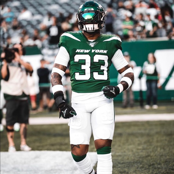 Profile Picture of Devaughn Mcclinton jr. (@sonnyisland8) on Poshmark