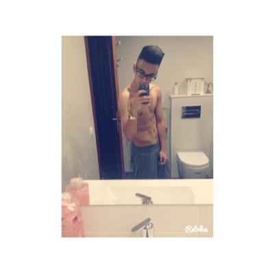 Profile Picture of JonathanPou (@JonathanSwaga) on Twitter