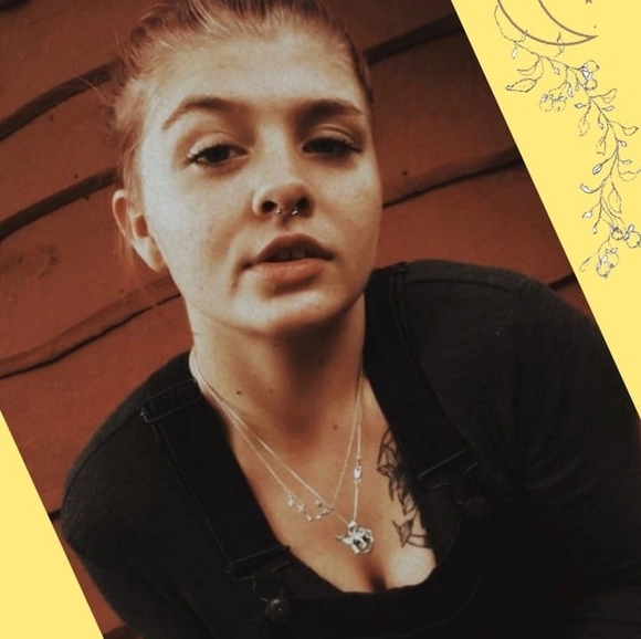 Profile Picture of Ellie Epright (@kryptonite5902) on Poshmark