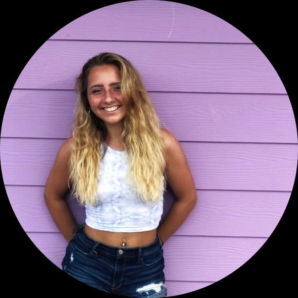 Profile Picture of Ashlee Pearman (@anp967) on Poshmark