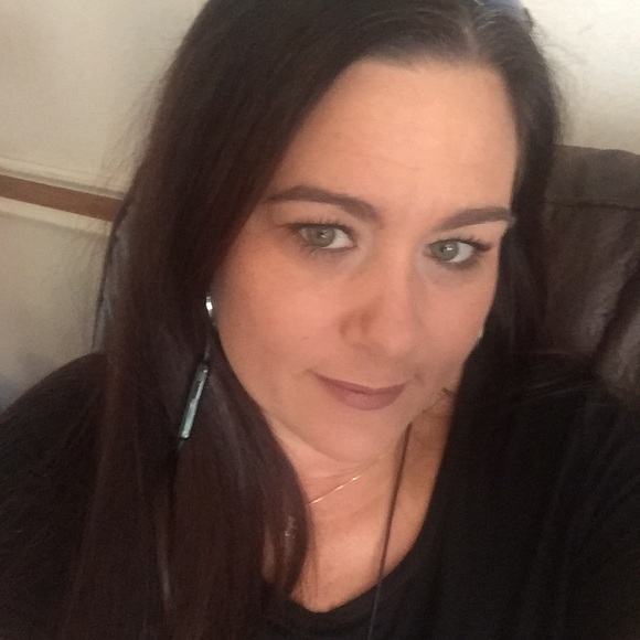 Profile Picture of Heather Haas (@hhaas76) on Poshmark