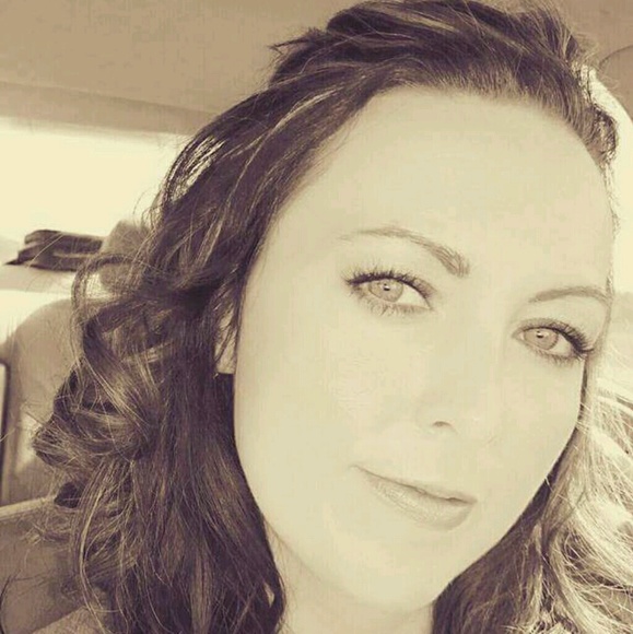 Profile Picture of Kara Maynard (@kfoster05) on Poshmark