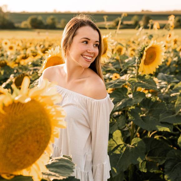 Kaleigh Moore - Poshmark Profile Picture of Kaleigh Moore (@kaleighvmoore) on Poshmark