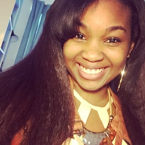 Profile Picture of Olivia Qahhaar (@lyviibaby) on Poshmark