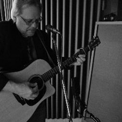 Profile Picture of David J Thornberry (@davet1970) on Twitter