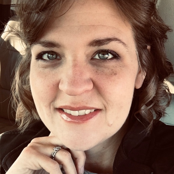 Profile Picture of Kathleen Manley (@ktdid255) on Poshmark
