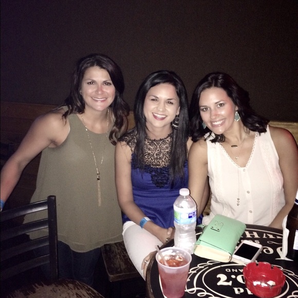 Profile Picture of Mandi Simoneaux (@mandi5578) on Poshmark