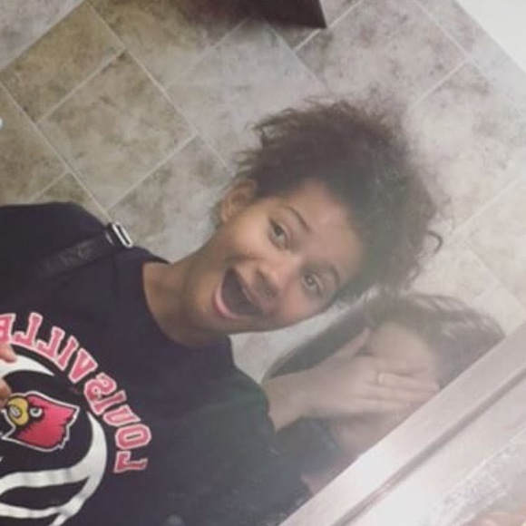 Zoe Becker - Poshmark Profile Picture of Zoe Becker (@z_becker) on Poshmark