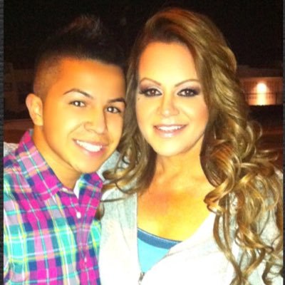 Profile Picture of I  ❤️ JENNI RIVERA (@RawbertKills) on Twitter