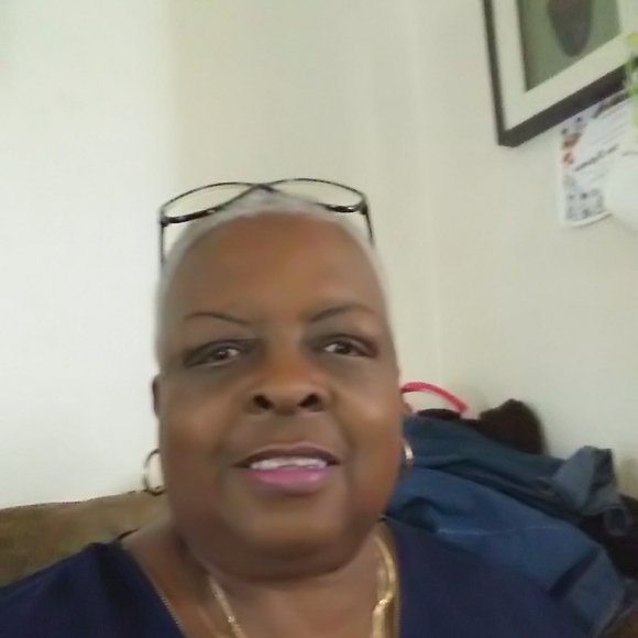 Profile Picture of Myrtle Giles (@myrtlegiles) on Poshmark