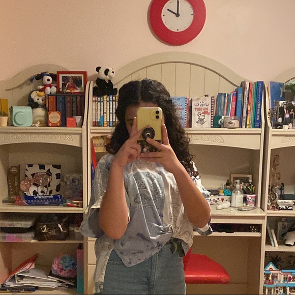 Profile Picture of Tiara Rezvani (@tiararezvani) on Poshmark
