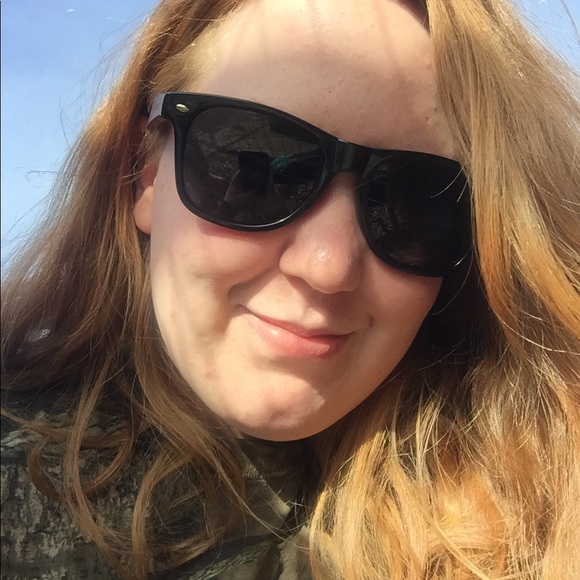 Profile Picture of Hannah Cain (@hannahcain) on Poshmark