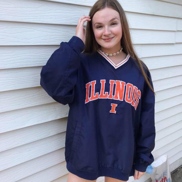 Profile Picture of Audrey Thomas (@audreythomas716) on Poshmark