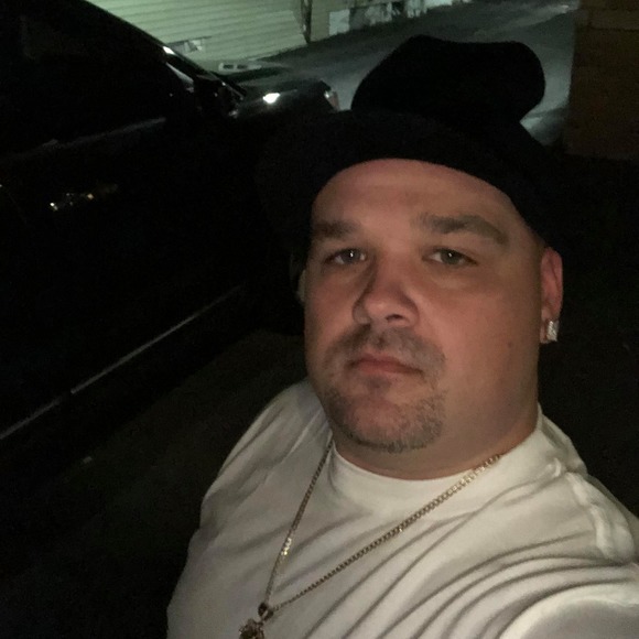Profile Picture of Matthew Blair (@mblair13203) on Poshmark