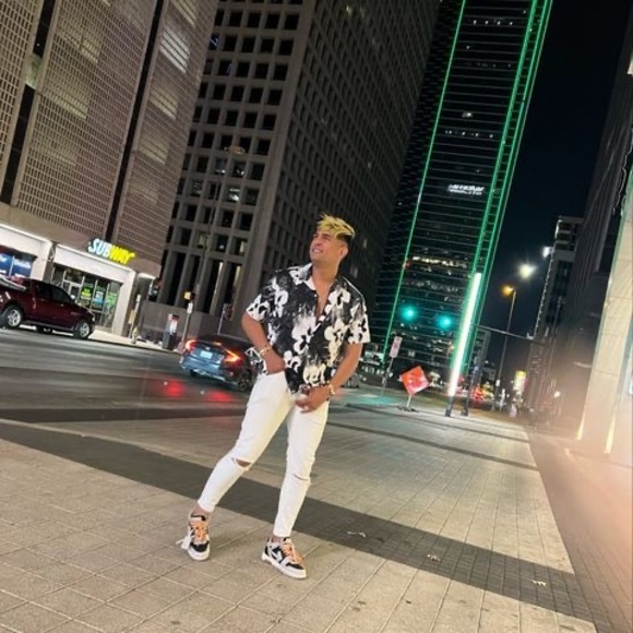 Profile Picture of Alejandro Calzadilla (@guerraale1996) on Poshmark