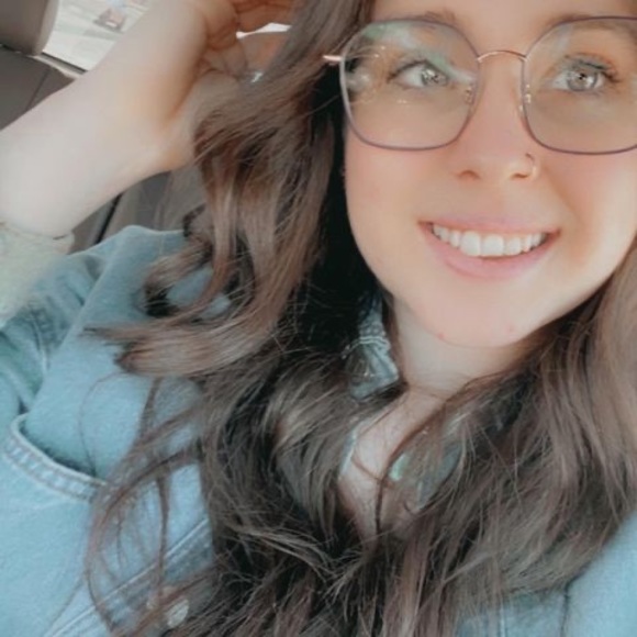 Profile Picture of Hailey Waters (@99hwaters9) on Poshmark