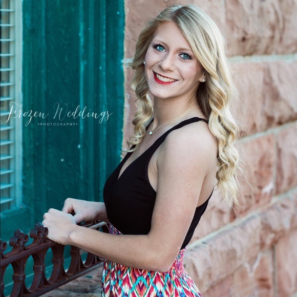 Stephanie Wainscott - Poshmark Profile Picture of Stephanie Wainscott (@s_wainscott) on Poshmark