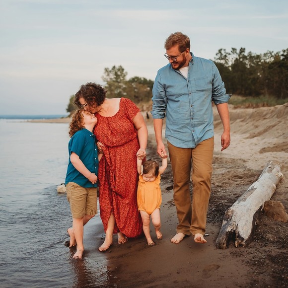 Profile Picture of Amanda Barrick (@abarrick612) on Poshmark