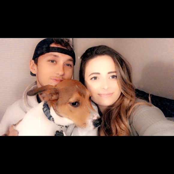 Profile Picture of Kendall Halbakken (@klh0420) on Poshmark