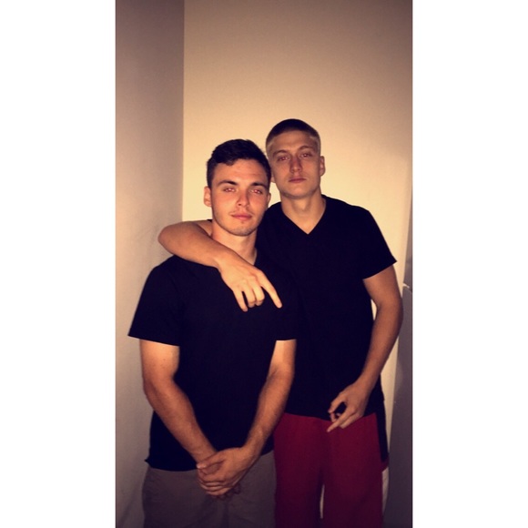 Profile Picture of Robert Fee (@robfee1) on Poshmark