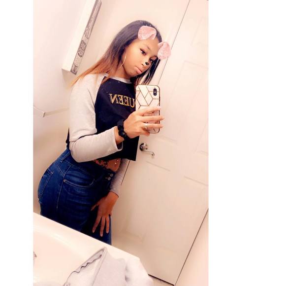 Profile Picture of Candise Weaver (@cowgirlcandise) on Poshmark