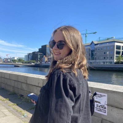Profile Picture of Lana Jones (@lanajones2002) on Twitter