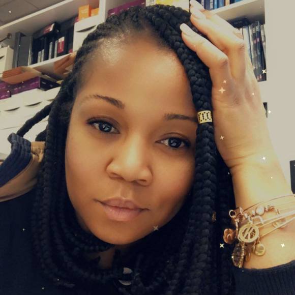 Profile Picture of Karain Crumpton (@karainkalex) on Poshmark