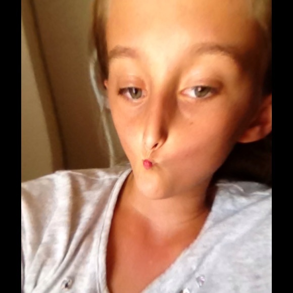 Profile Picture of Taylor Jeffreys (@1311268) on Poshmark