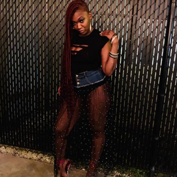 Profile Picture of Monique Simone (@yodeajia) on Poshmark