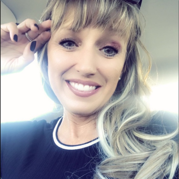 Profile Picture of Jenetta Fisher (@jenettafisher) on Poshmark