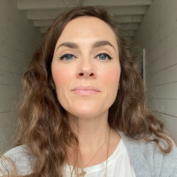 Profile Picture of Coty beth Gilchrist (@cotybeth) on Poshmark