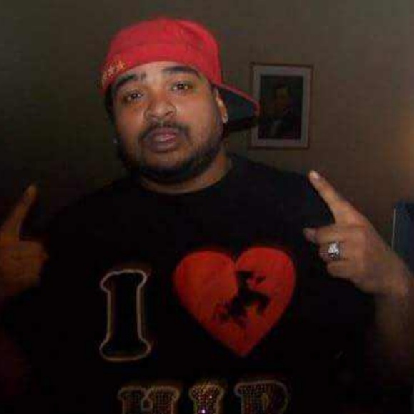 Profile Picture of Mook Mook (@mookmook5) on Poshmark