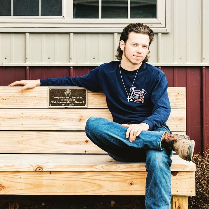 Profile Picture of Andrew Roth (@andrewroth107) on Tiktok