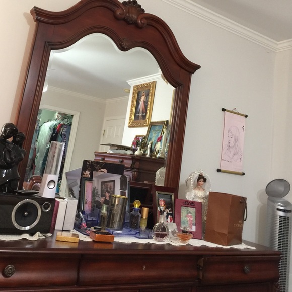 Profile Picture of Dat Do (@datdonashville) on Poshmark