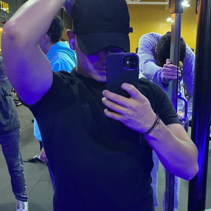 Profile Picture of Carlos Fernando (@@carlosuribe1107) on Tiktok