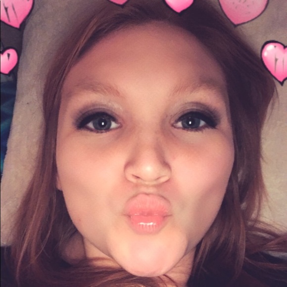 Halie Haakenson - Poshmark Profile Picture of Halie Haakenson (@ginger8995) on Poshmark
