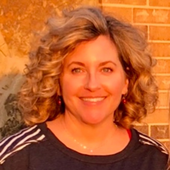 Profile Picture of Christi Read (@christiread) on Poshmark