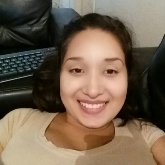 Profile Picture of Lisa Picaso (@lisapicaso7) on Poshmark