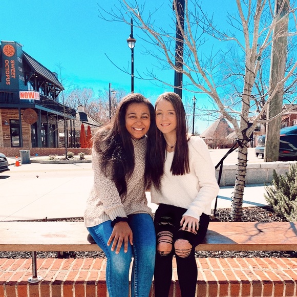 Profile Picture of Jessica Marek (@2004jess) on Poshmark