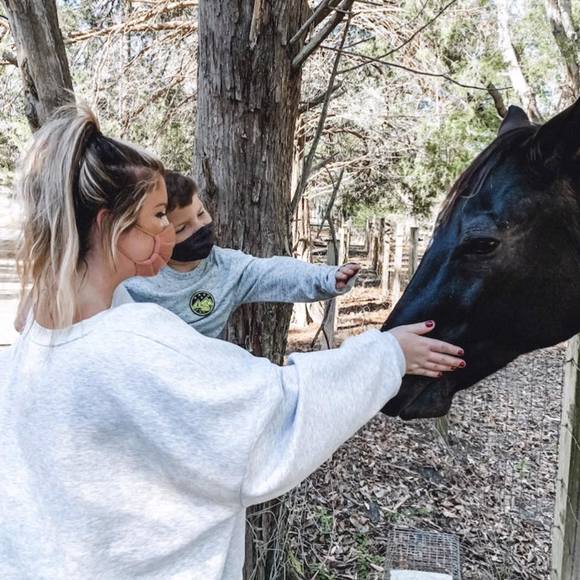 Profile Picture of Laurel Weeks (@laurel_aw29) on Poshmark