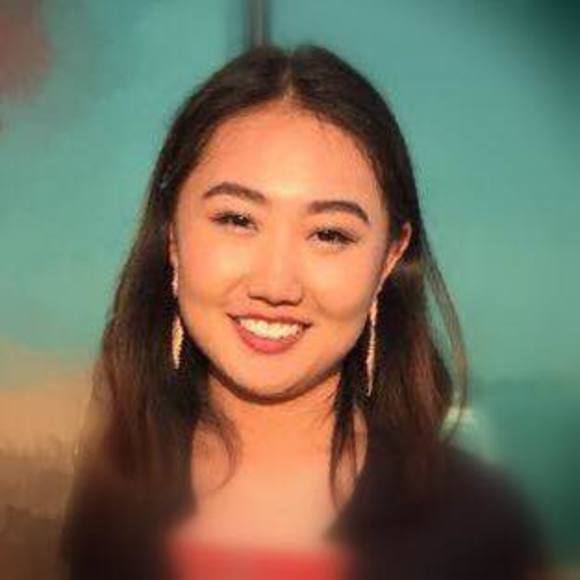 Profile Picture of Alice Wang (@al_yb) on Poshmark