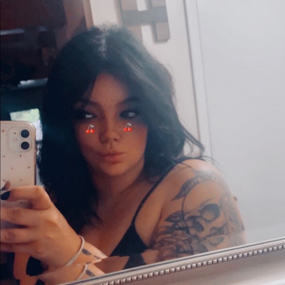 Profile Picture of Mackenzie Gallion (@kenzieciara1) on Poshmark